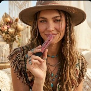 Morphe Now Playing Lip Gloss Discounted Color * No Box Full Size* Price Is For 1